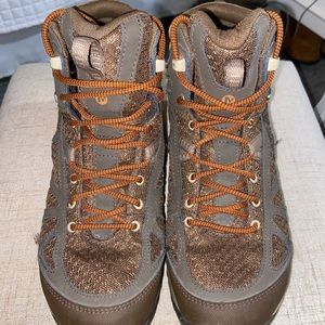 Women's Siren Sport Q2 Mid Waterproof Sz 10